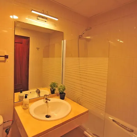 Estacion Moderno Coqueto Parking Apartman *