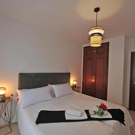 Estacion Moderno Coqueto Parking Apartman
